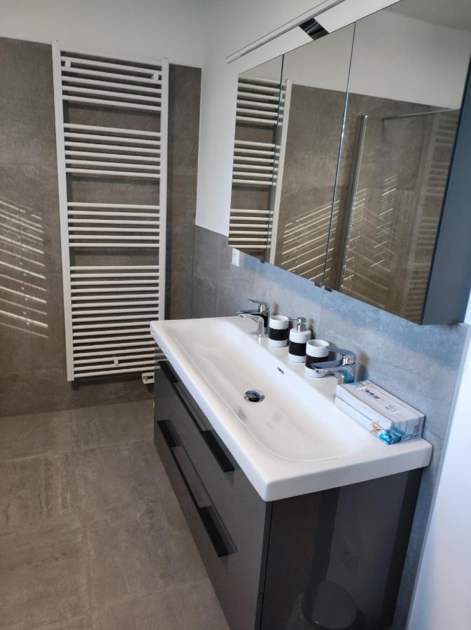 Luxurioeses Penthouse Mit Blick Auf Die Uno-City Und Dem Kaiserwasser. 3Schlafzimmer, 2 Baeder, Privat Lift Ins Apartment 维也纳 外观 照片