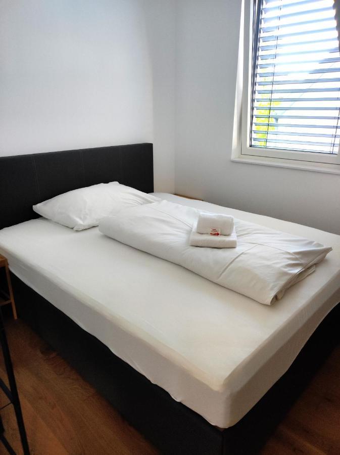 Luxurioeses Penthouse Mit Blick Auf Die Uno-City Und Dem Kaiserwasser. 3Schlafzimmer, 2 Baeder, Privat Lift Ins Apartment 维也纳 外观 照片
