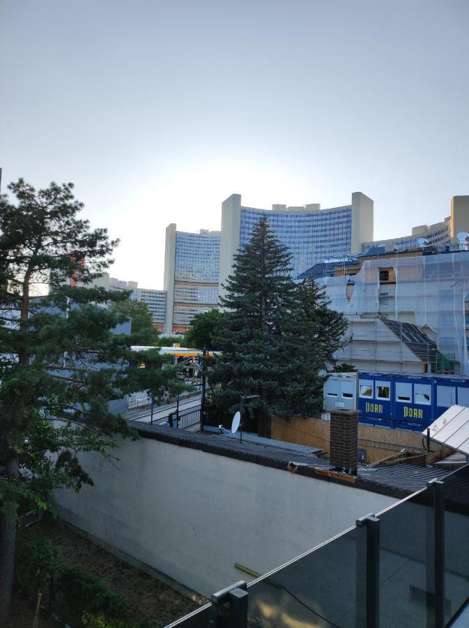 Luxurioeses Penthouse Mit Blick Auf Die Uno-City Und Dem Kaiserwasser. 3Schlafzimmer, 2 Baeder, Privat Lift Ins Apartment 维也纳 外观 照片