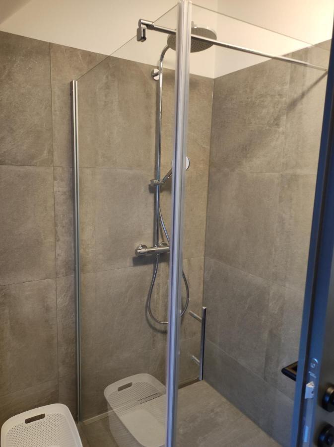 Luxurioeses Penthouse Mit Blick Auf Die Uno-City Und Dem Kaiserwasser. 3Schlafzimmer, 2 Baeder, Privat Lift Ins Apartment 维也纳 外观 照片