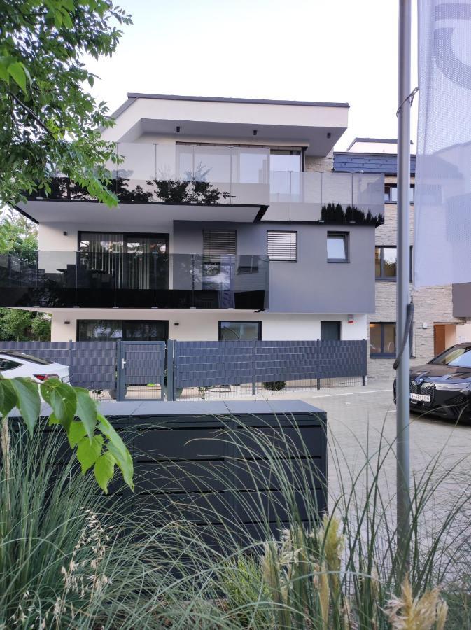 Luxurioeses Penthouse Mit Blick Auf Die Uno-City Und Dem Kaiserwasser. 3Schlafzimmer, 2 Baeder, Privat Lift Ins Apartment 维也纳 外观 照片