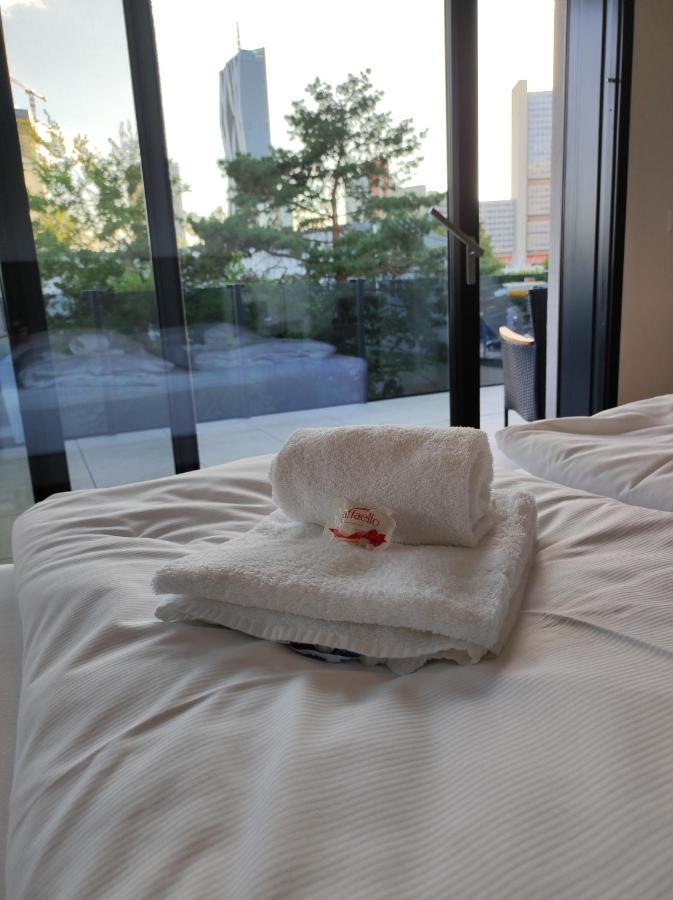 Luxurioeses Penthouse Mit Blick Auf Die Uno-City Und Dem Kaiserwasser. 3Schlafzimmer, 2 Baeder, Privat Lift Ins Apartment 维也纳 外观 照片