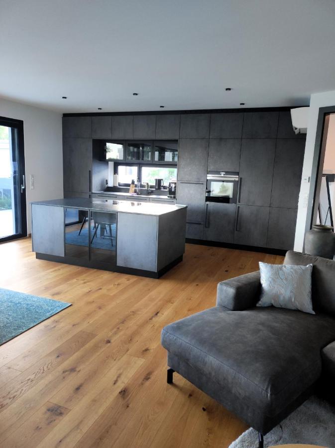 Luxurioeses Penthouse Mit Blick Auf Die Uno-City Und Dem Kaiserwasser. 3Schlafzimmer, 2 Baeder, Privat Lift Ins Apartment 维也纳 外观 照片