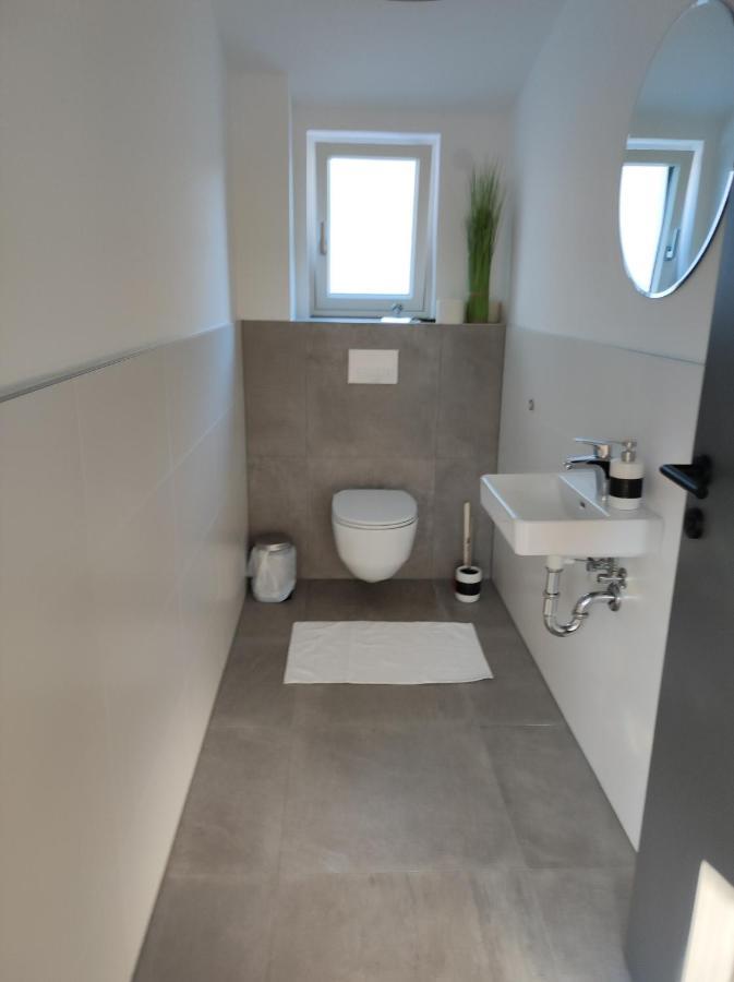 Luxurioeses Penthouse Mit Blick Auf Die Uno-City Und Dem Kaiserwasser. 3Schlafzimmer, 2 Baeder, Privat Lift Ins Apartment 维也纳 外观 照片